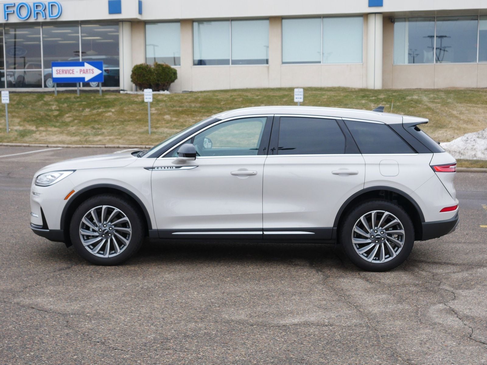 Used 2024 Lincoln Corsair Reserve with VIN 5LMCJ2DA4RUL08120 for sale in Minneapolis, Minnesota