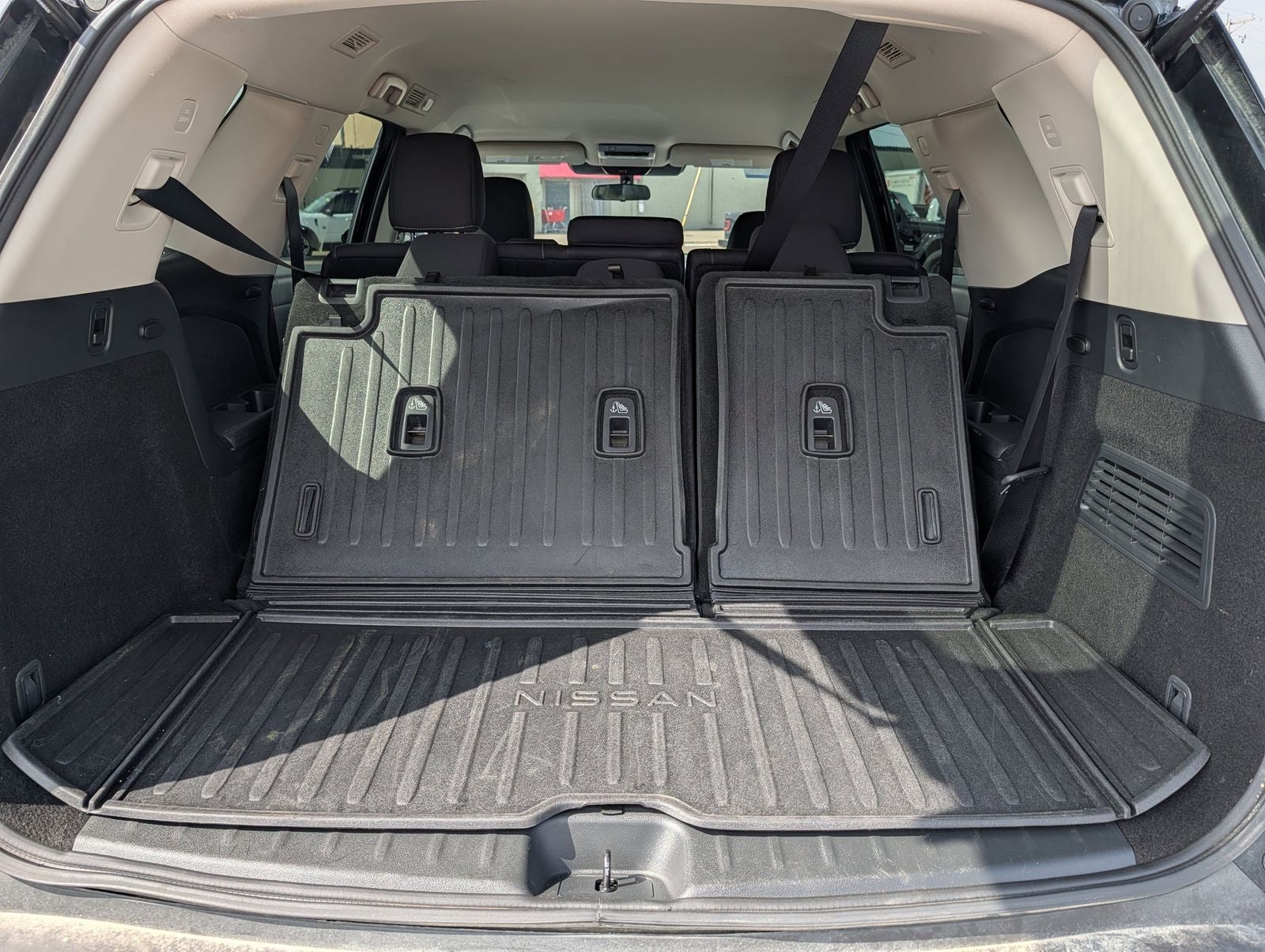 2023 Nissan Pathfinder SV