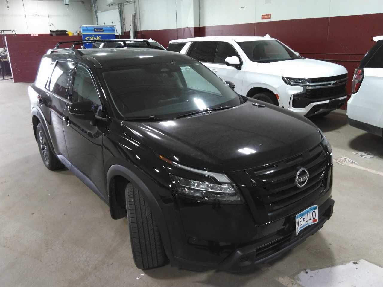 2023 Nissan Pathfinder SV