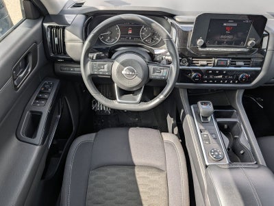 2023 Nissan Pathfinder SV