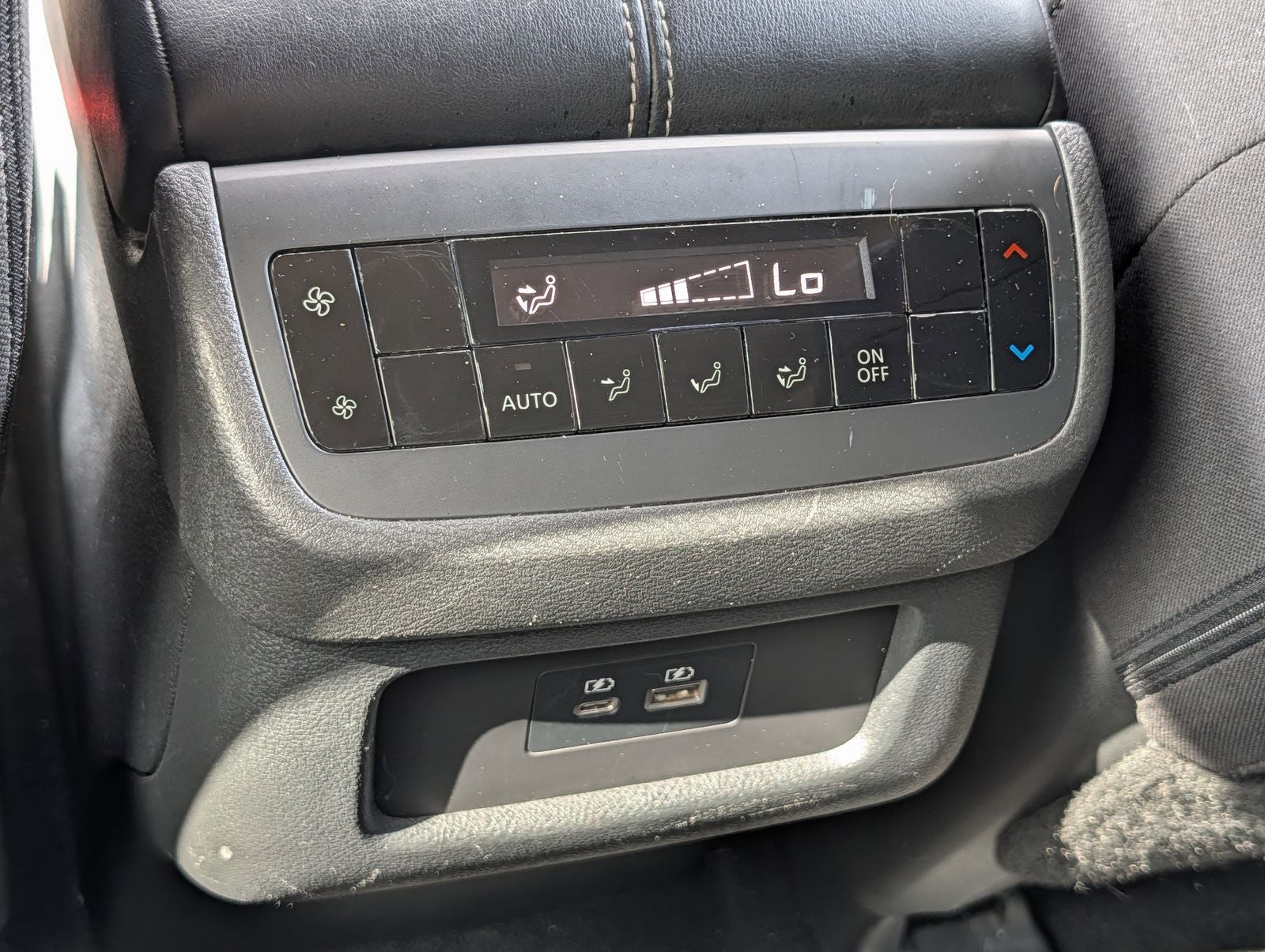 2023 Nissan Pathfinder SV