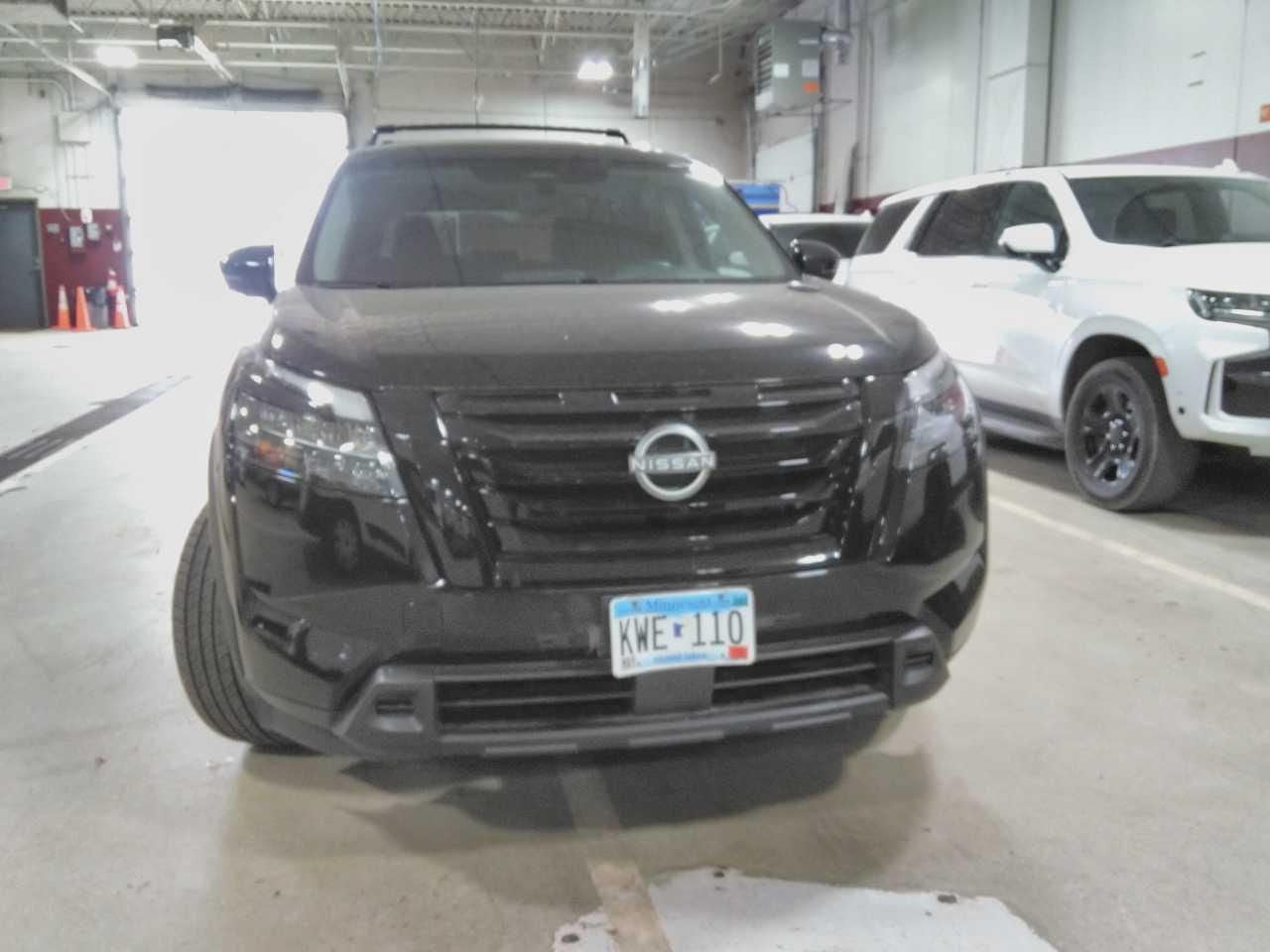 2023 Nissan Pathfinder SV