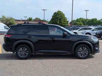 2023 Nissan Pathfinder SV