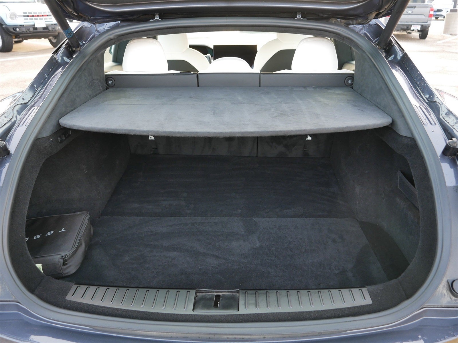 2022 Tesla Model S Base