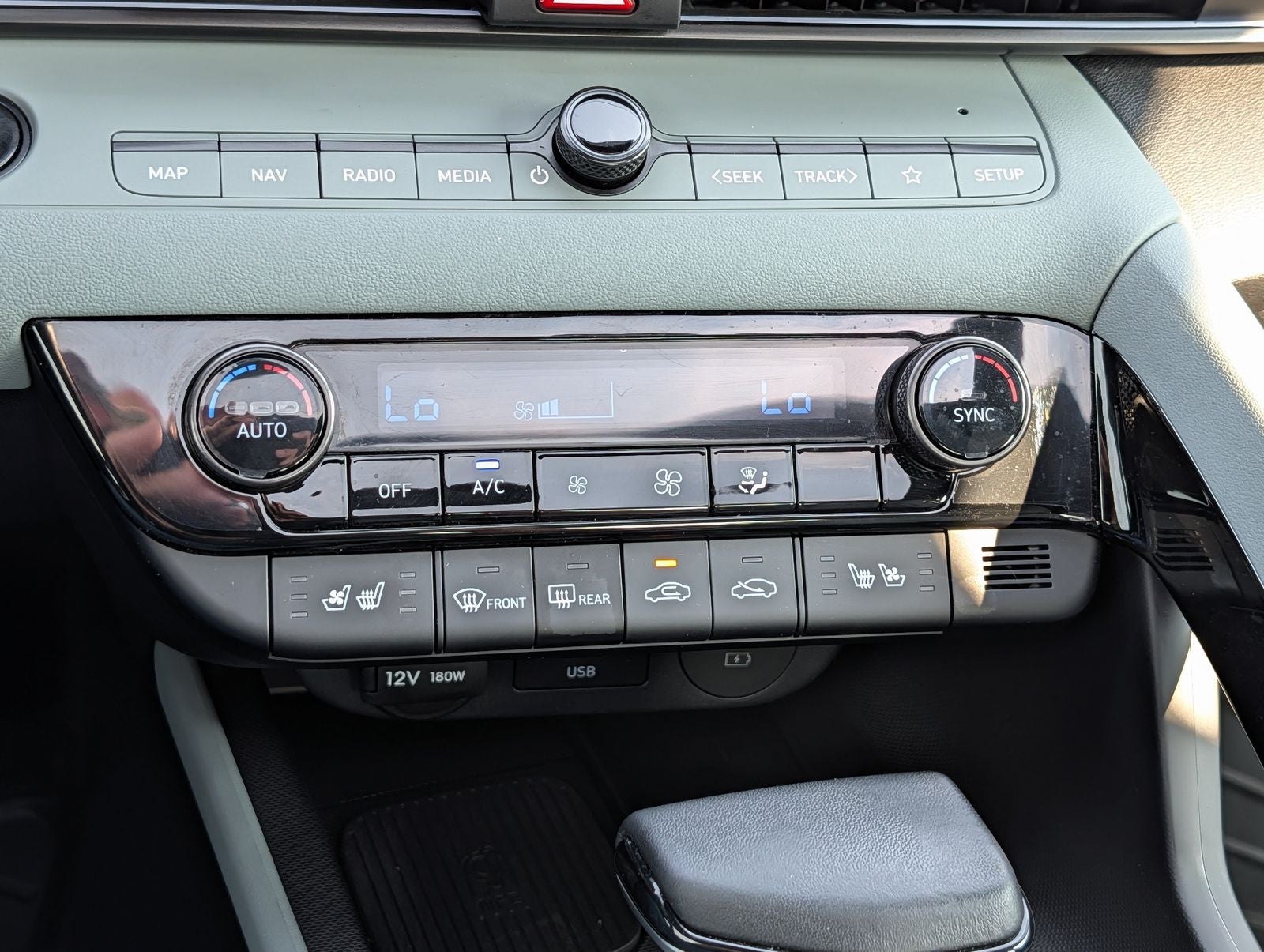2024 Hyundai Elantra Hybrid Limited