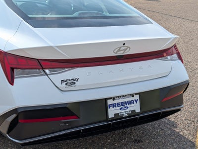 2025 Hyundai Elantra SEL Convenience