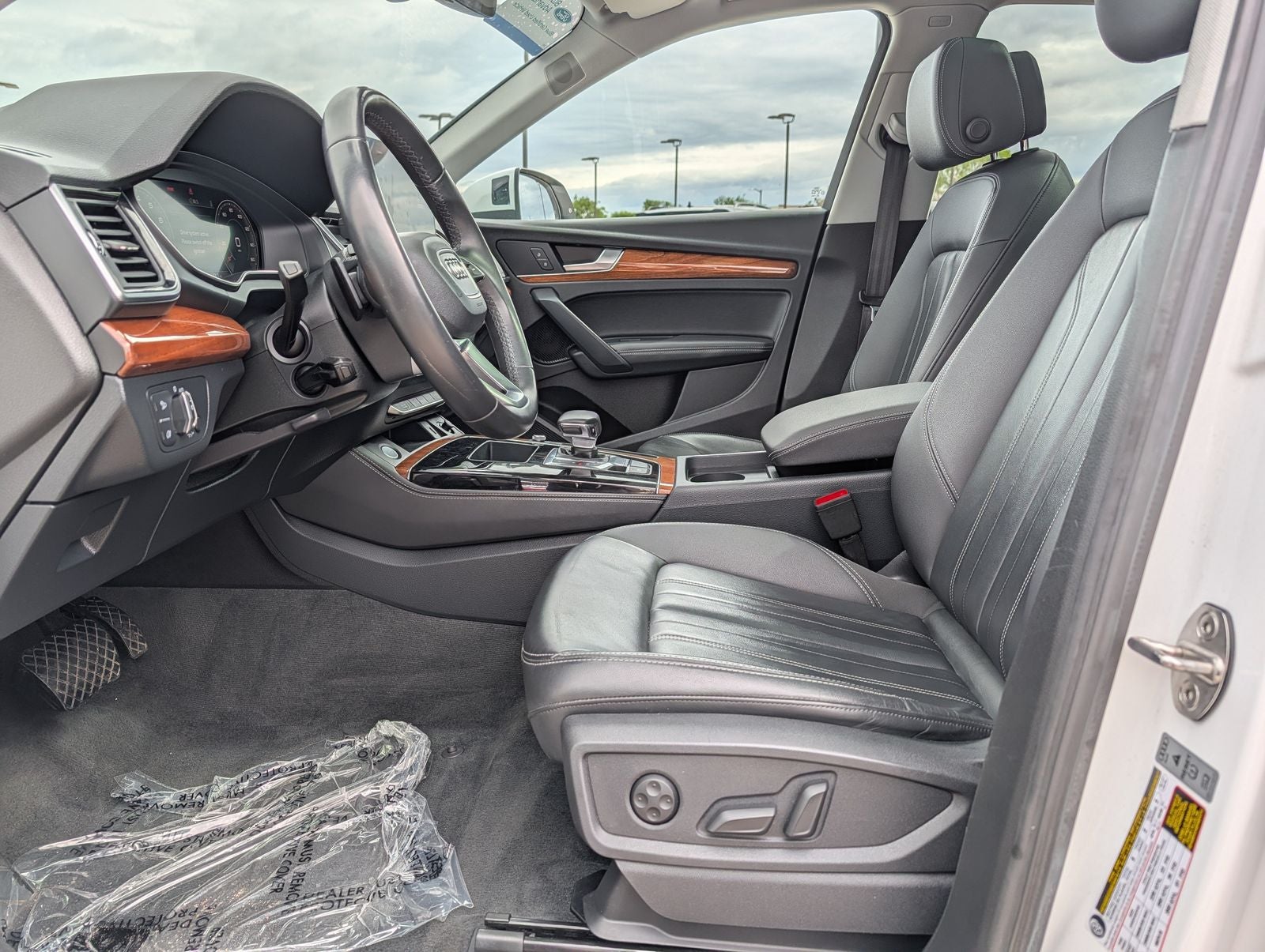 2023 Audi Q5 45 S line Premium quattro