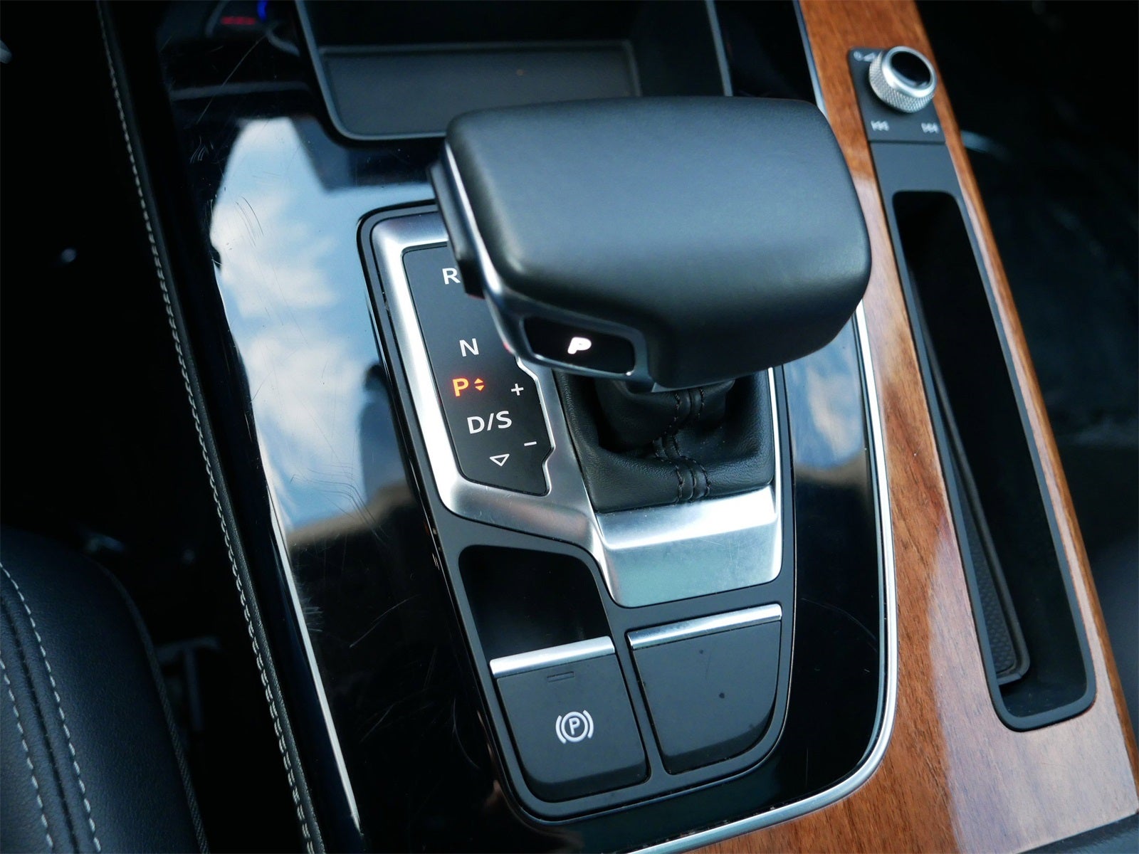 2023 Audi Q5 45 S line Premium quattro