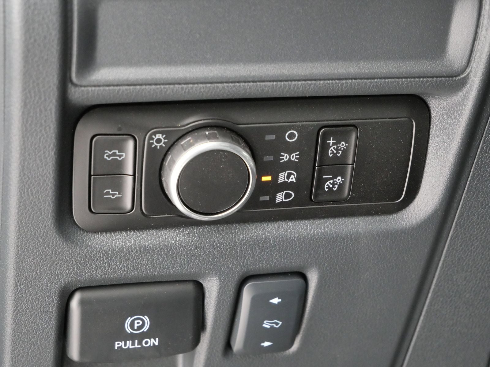 2025 Ford F-150 Lightning Lariat®