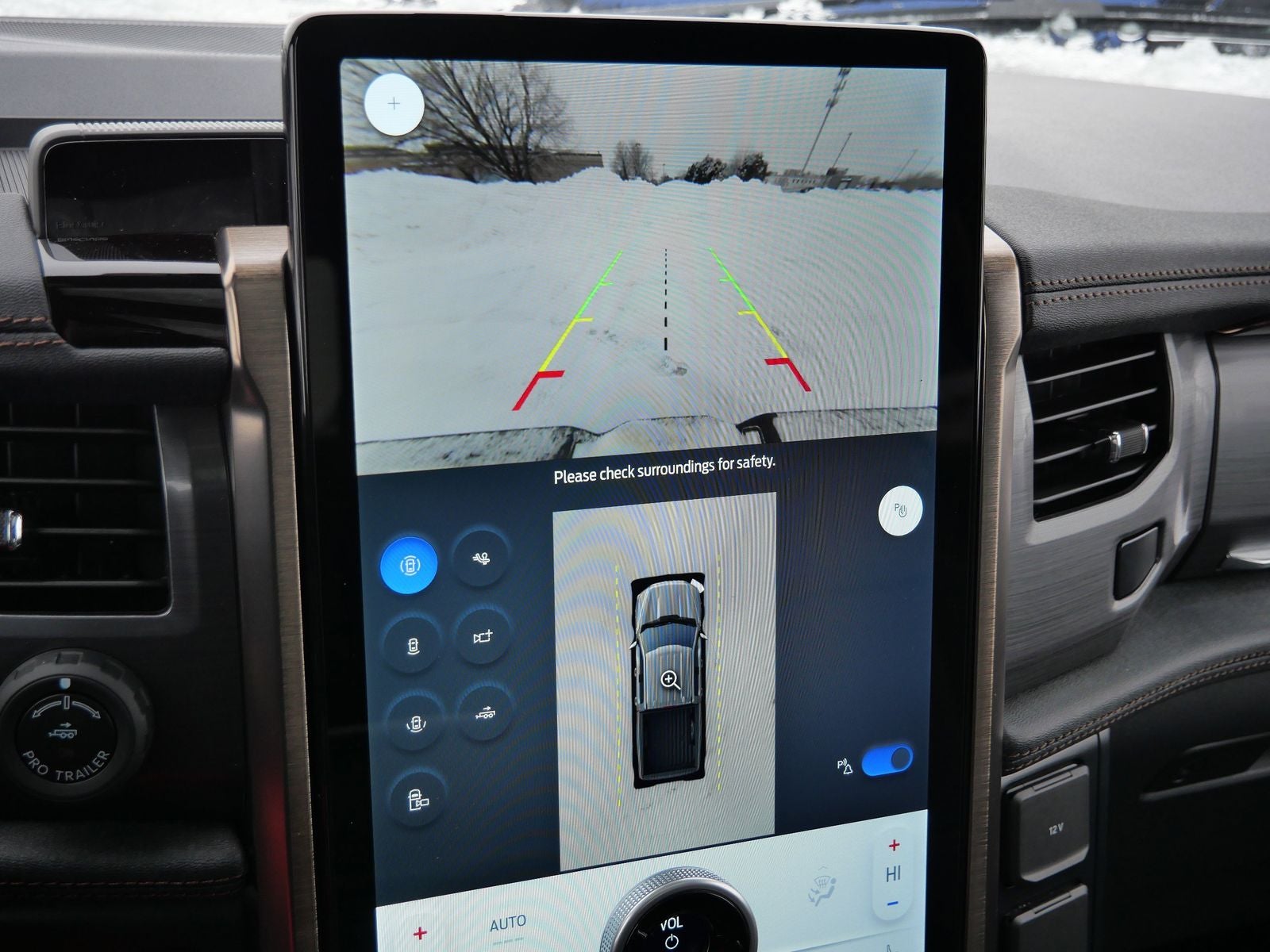 2025 Ford F-150 Lightning Lariat®