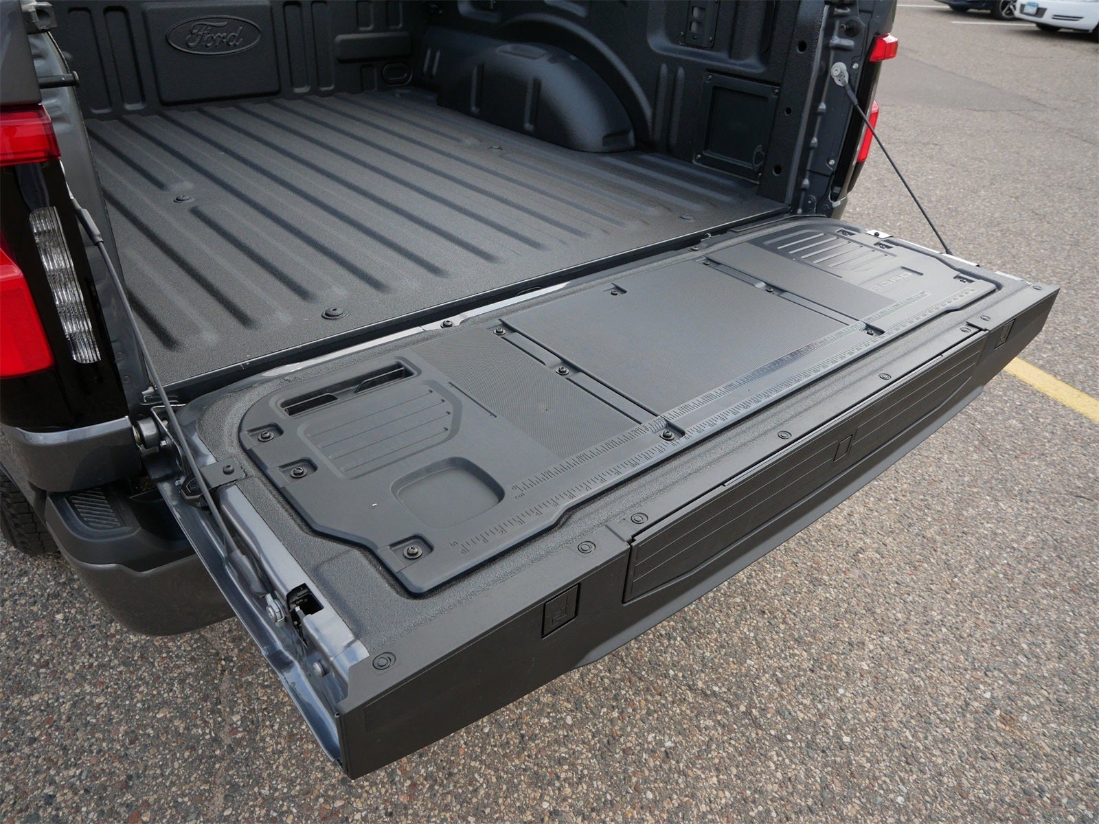 2025 Ford F-150 Lightning XLT