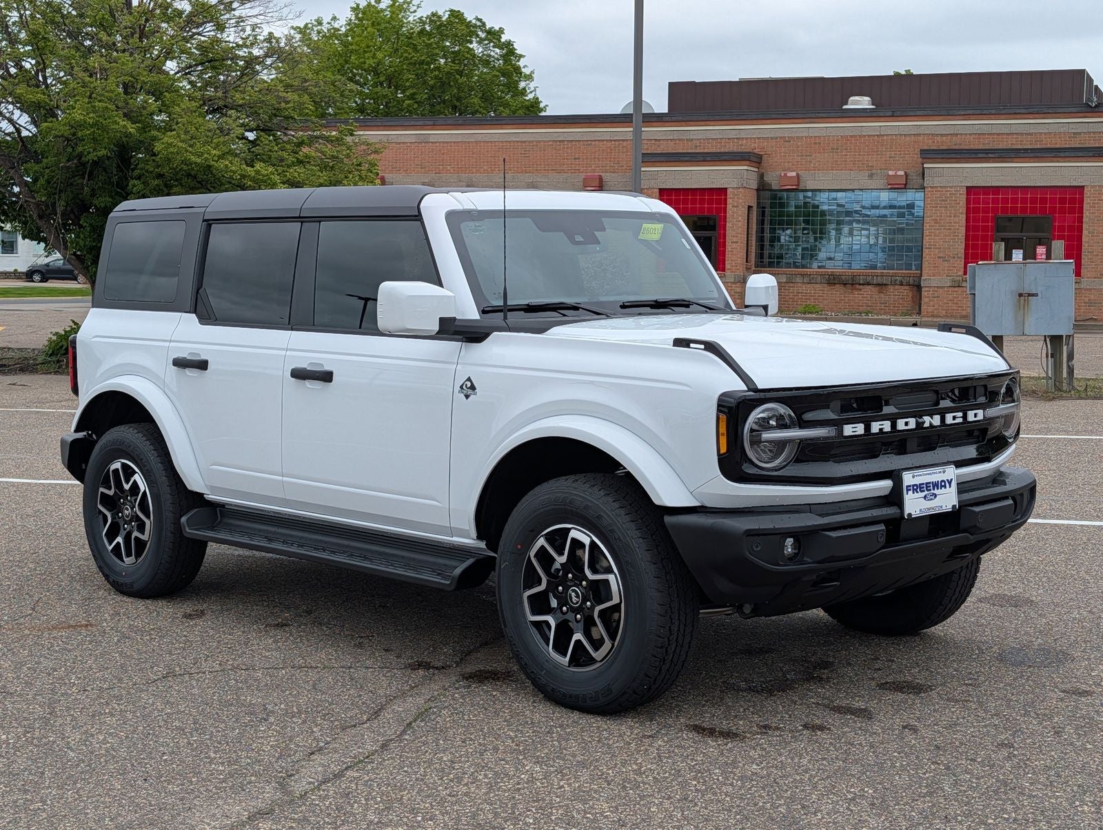2026 Ford Bronco Outer Banks