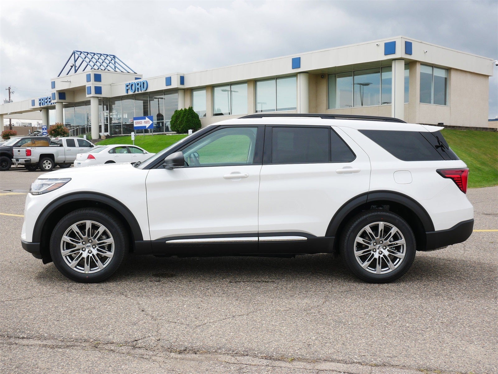 2025 Ford Explorer Active